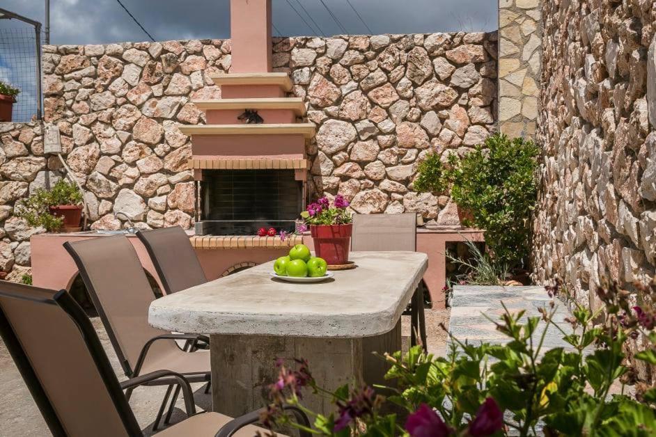 Апартаменты La Casa Di Lena Аргостолион Экстерьер фото